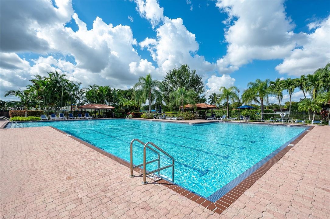 Active With Contract: $450,000 (3 beds, 2 baths, 1340 Square Feet)