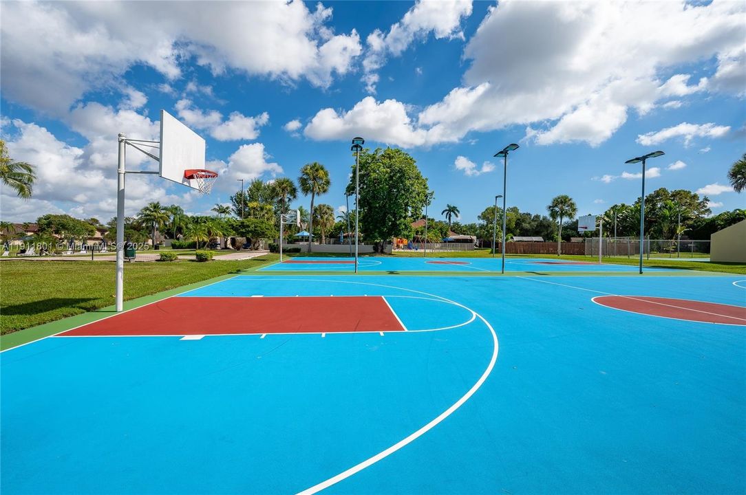 Active With Contract: $450,000 (3 beds, 2 baths, 1340 Square Feet)