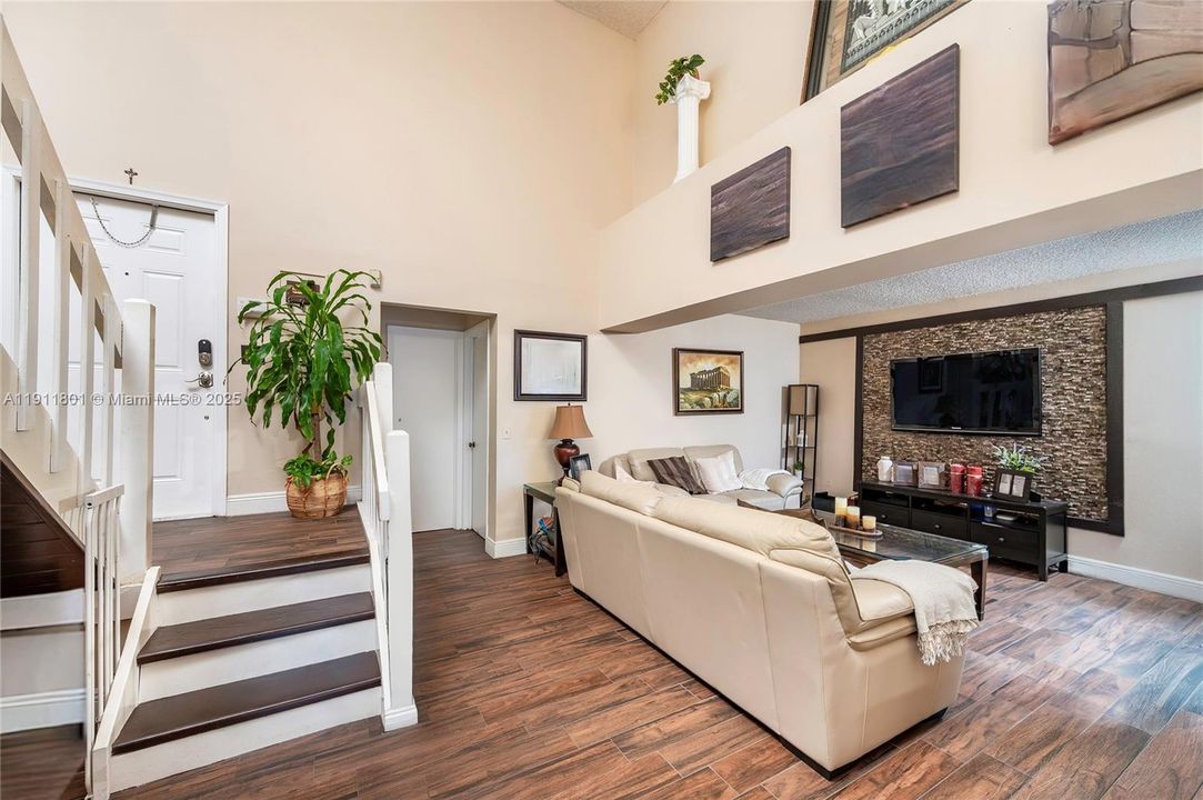 Active With Contract: $450,000 (3 beds, 2 baths, 1340 Square Feet)
