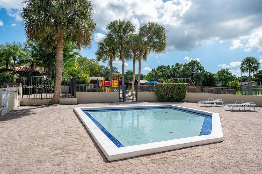 Active With Contract: $450,000 (3 beds, 2 baths, 1340 Square Feet)