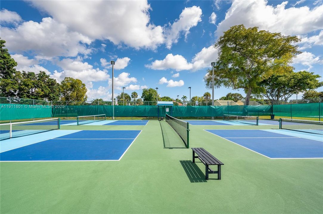 Active With Contract: $450,000 (3 beds, 2 baths, 1340 Square Feet)