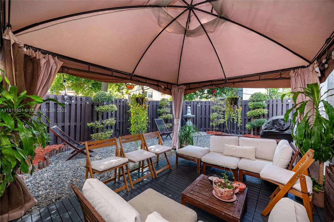 Active With Contract: $450,000 (3 beds, 2 baths, 1340 Square Feet)