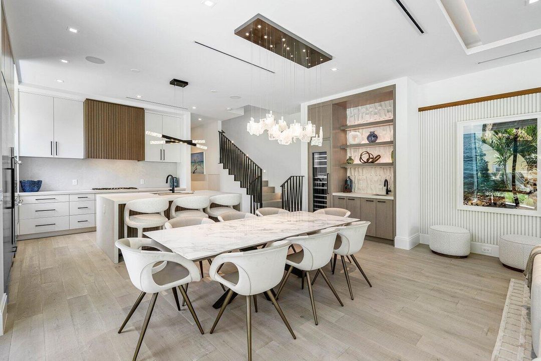 Dining & Kitchen