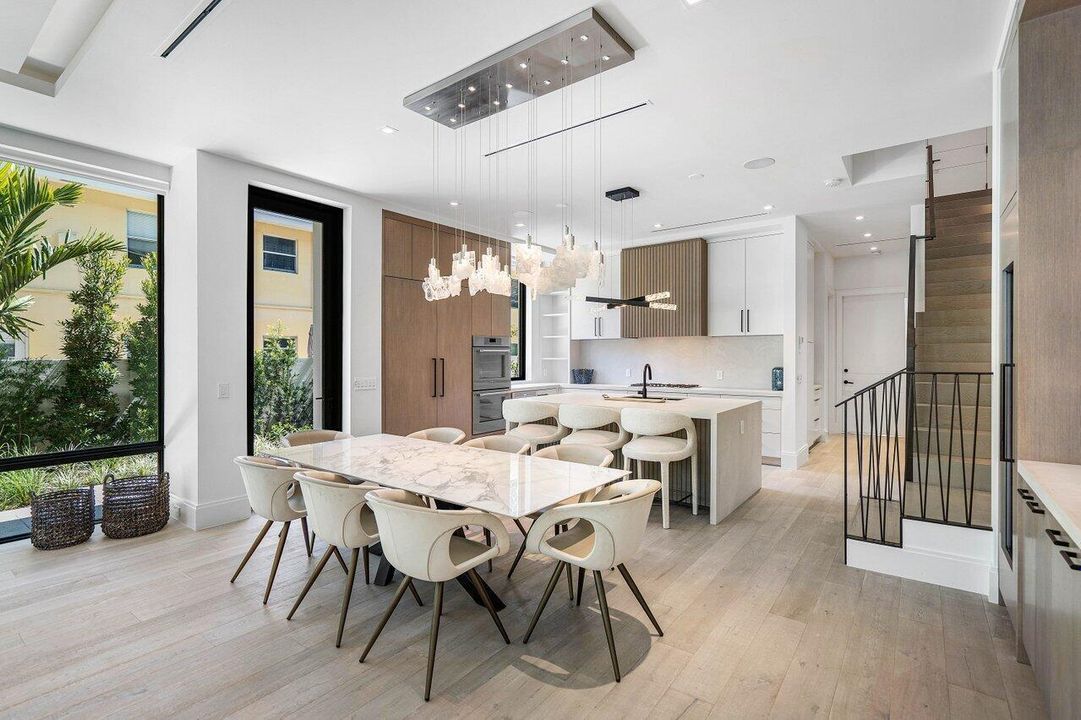 Dining & Kitchen