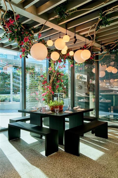 На продажу: $2,300,000 (1 спален, 1 ванн, 1110 Квадратных фут)