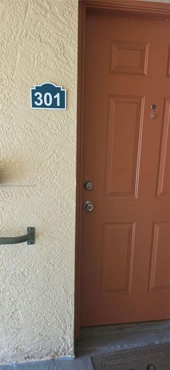 Active With Contract: $2,100 (1 beds, 1 baths, 0 Square Feet)