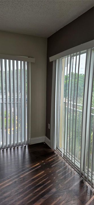 Active With Contract: $2,100 (1 beds, 1 baths, 0 Square Feet)