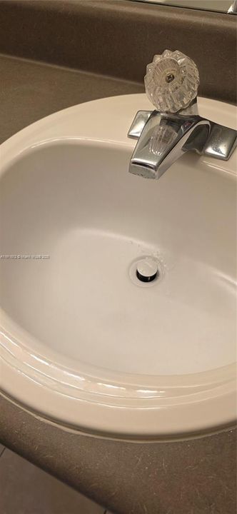 Active With Contract: $2,100 (1 beds, 1 baths, 0 Square Feet)