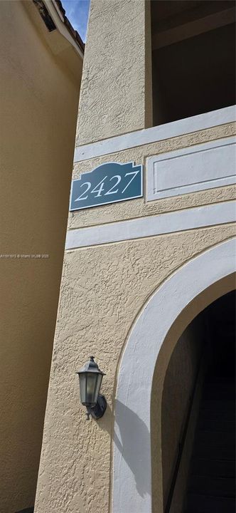 Active With Contract: $2,100 (1 beds, 1 baths, 0 Square Feet)