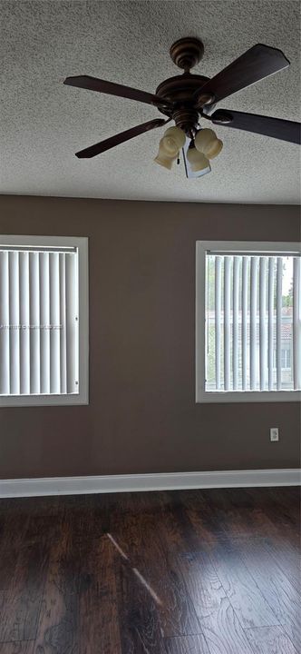 Active With Contract: $2,100 (1 beds, 1 baths, 0 Square Feet)