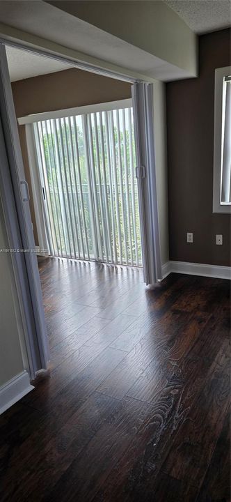 Active With Contract: $2,100 (1 beds, 1 baths, 0 Square Feet)