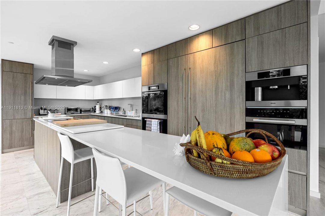 For Sale: $9,099,000 (4 beds, 6 baths, 3798 Square Feet)