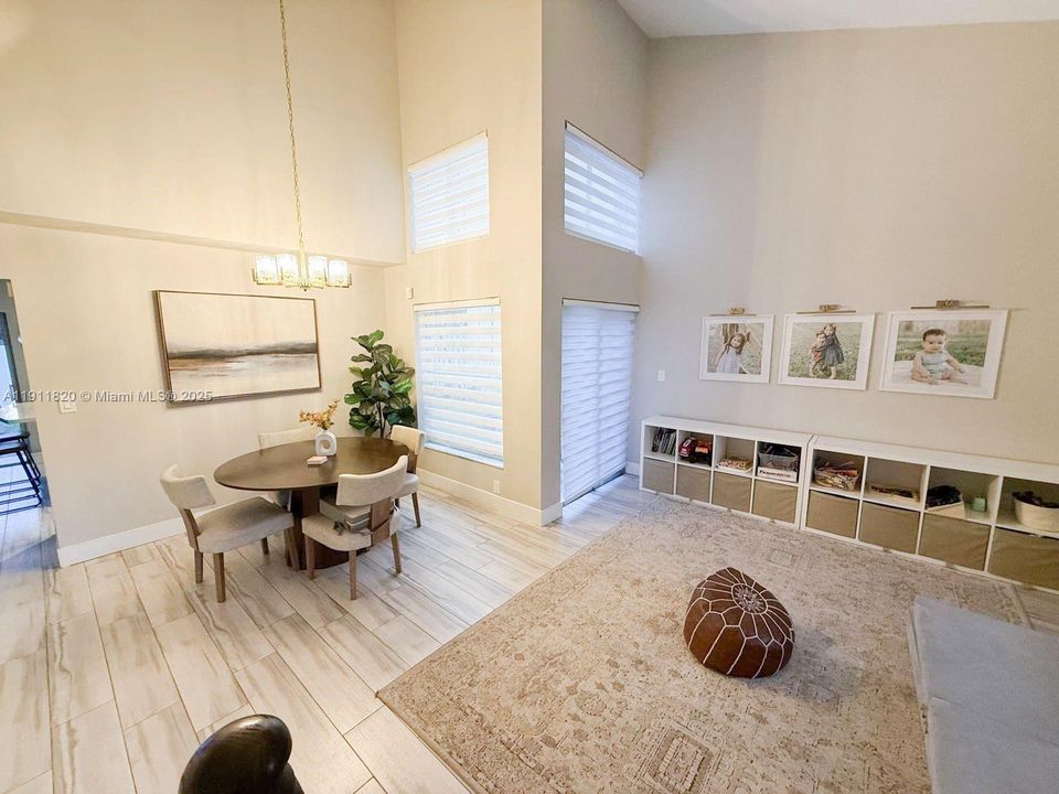 Active With Contract: $3,650 (3 beds, 2 baths, 1529 Square Feet)