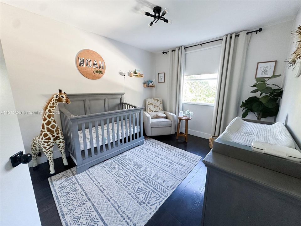 Active With Contract: $3,650 (3 beds, 2 baths, 1529 Square Feet)