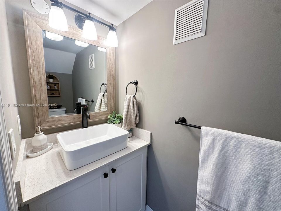 Active With Contract: $3,650 (3 beds, 2 baths, 1529 Square Feet)