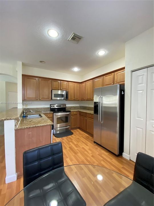 Recently Rented: $3,500 (3 beds, 2 baths, 1854 Square Feet)