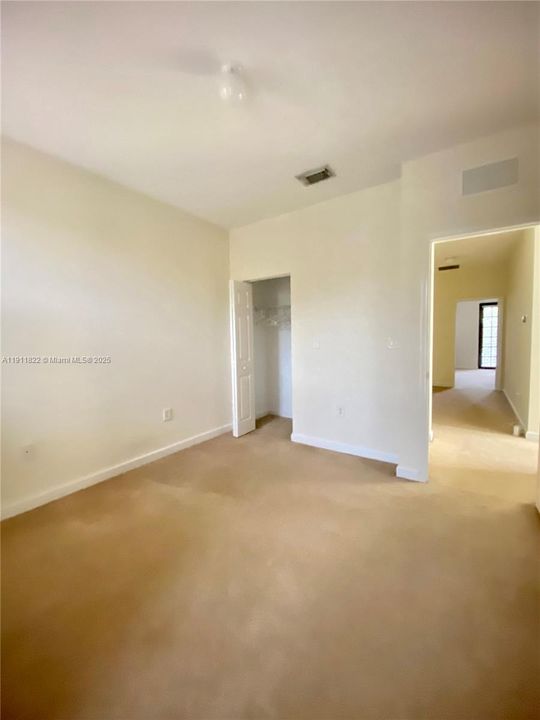 Recently Rented: $3,500 (3 beds, 2 baths, 1854 Square Feet)
