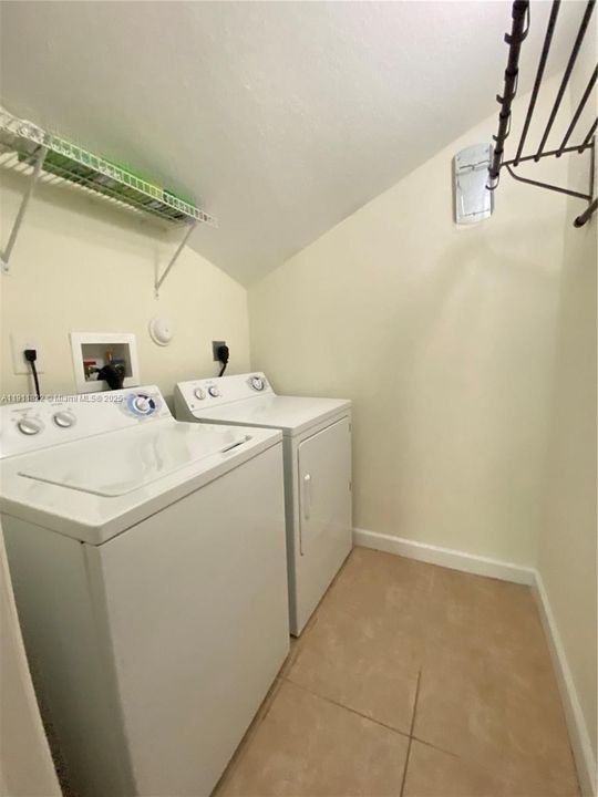 Recently Rented: $3,500 (3 beds, 2 baths, 1854 Square Feet)