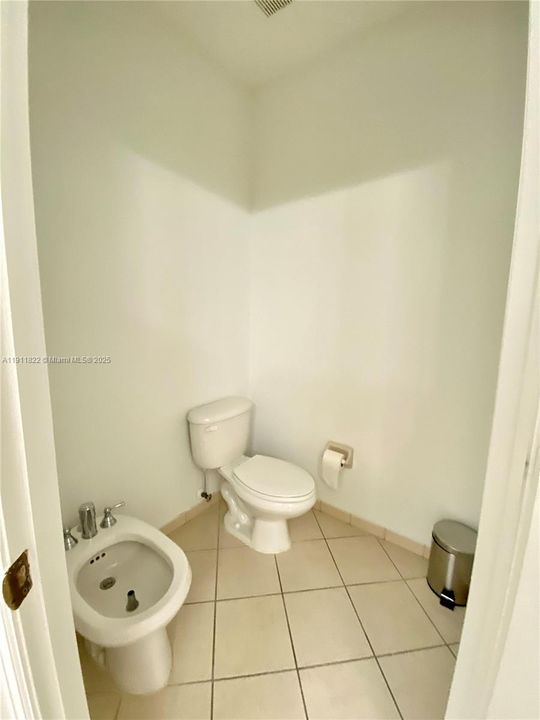 Recently Rented: $3,500 (3 beds, 2 baths, 1854 Square Feet)