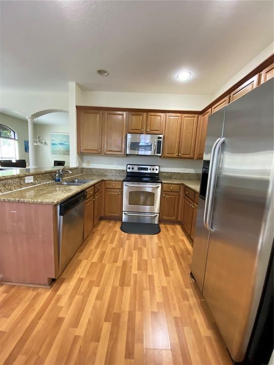 Recently Rented: $3,500 (3 beds, 2 baths, 1854 Square Feet)