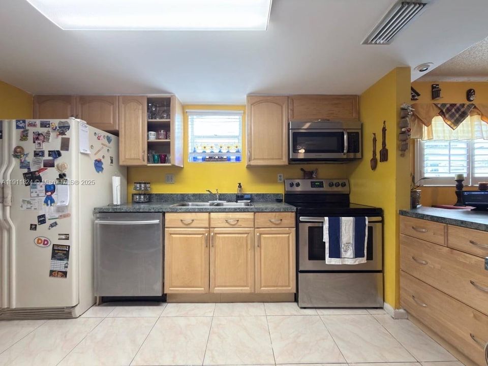 En Venta: $347,999 (3 camas, 2 baños, 1680 Pies cuadrados)