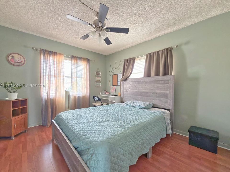 En Venta: $347,999 (3 camas, 2 baños, 1680 Pies cuadrados)