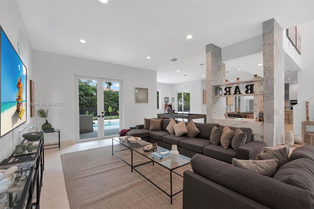 For Sale: $2,699,000 (5 beds, 4 baths, 3128 Square Feet)