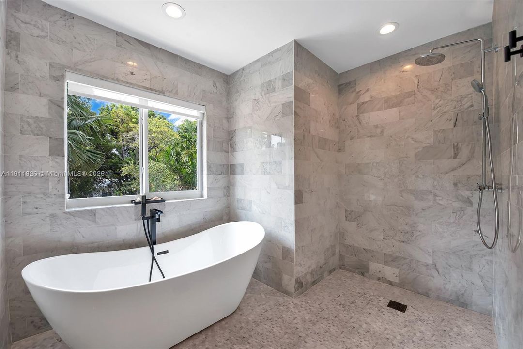 For Sale: $2,699,000 (5 beds, 4 baths, 3128 Square Feet)