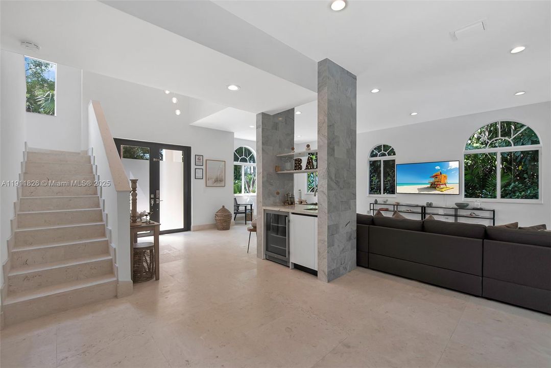 For Sale: $2,699,000 (5 beds, 4 baths, 3128 Square Feet)