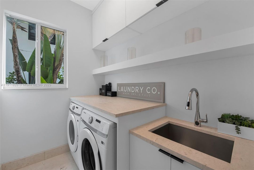 For Sale: $2,699,000 (5 beds, 4 baths, 3128 Square Feet)