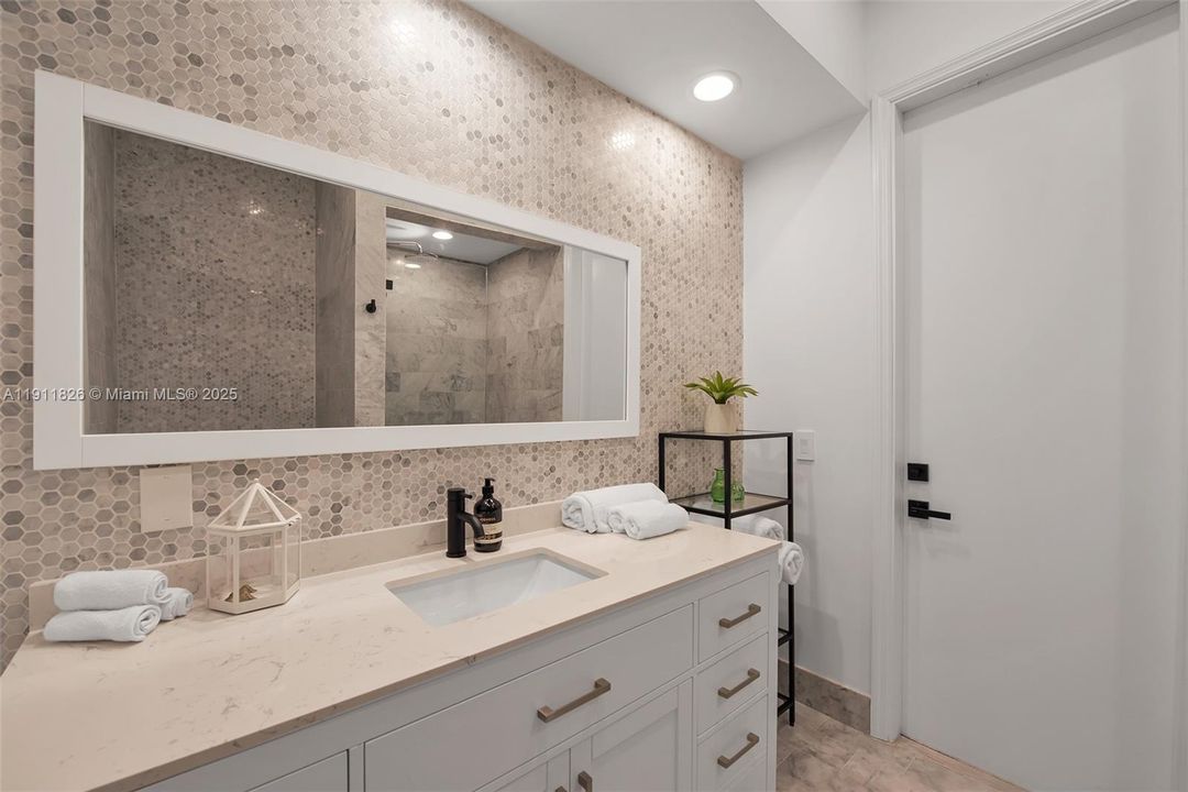 For Sale: $2,699,000 (5 beds, 4 baths, 3128 Square Feet)