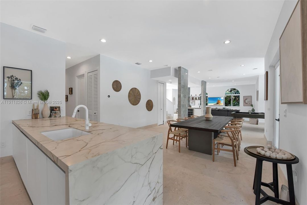 For Sale: $2,699,000 (5 beds, 4 baths, 3128 Square Feet)