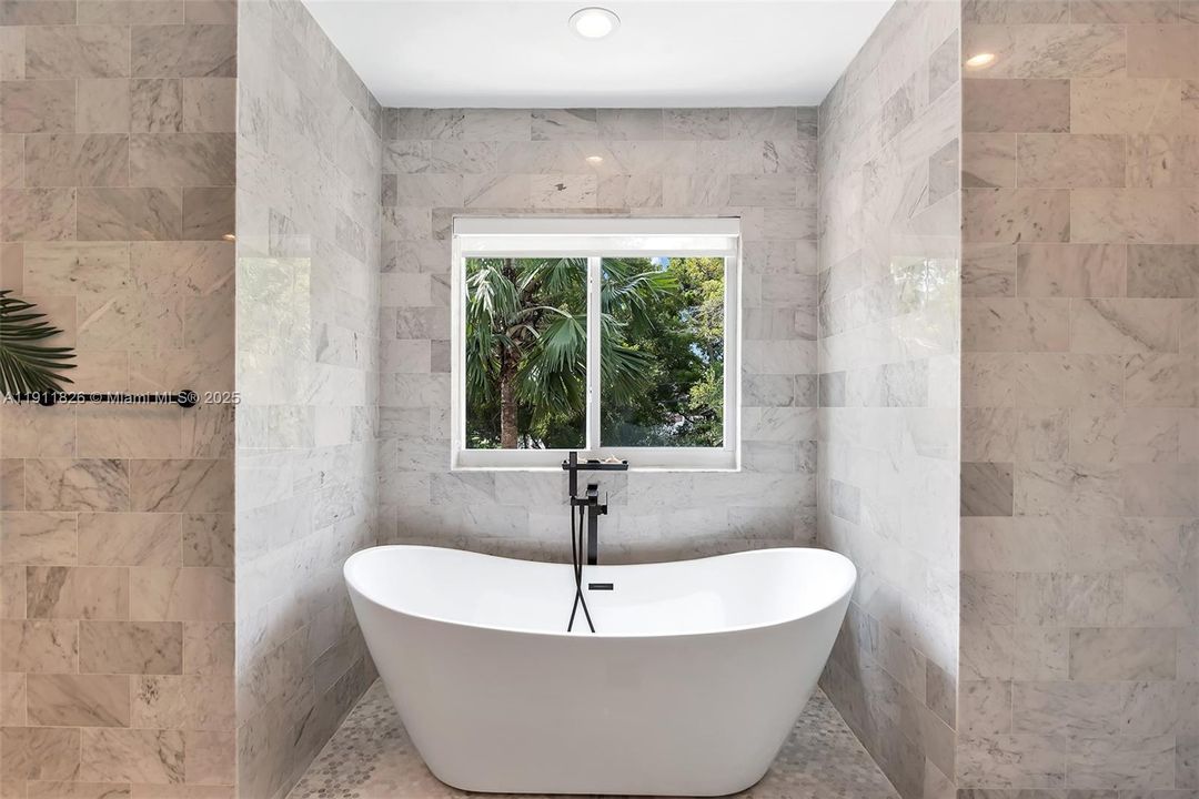 For Sale: $2,699,000 (5 beds, 4 baths, 3128 Square Feet)