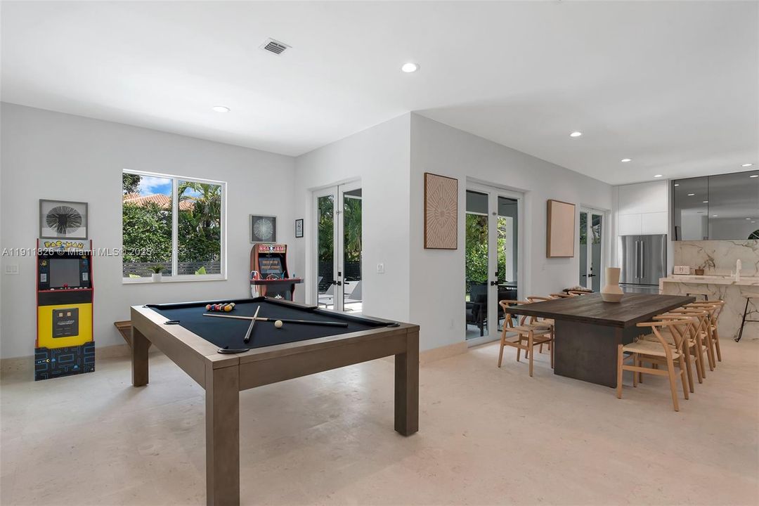 For Sale: $2,699,000 (5 beds, 4 baths, 3128 Square Feet)