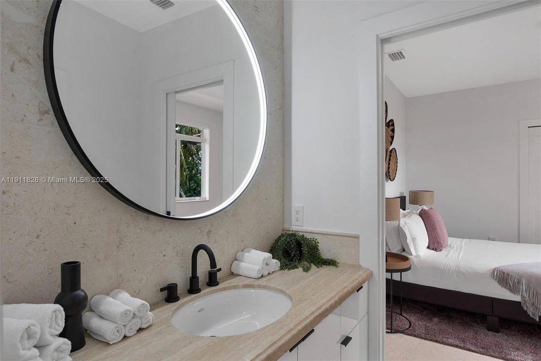 For Sale: $2,699,000 (5 beds, 4 baths, 3128 Square Feet)