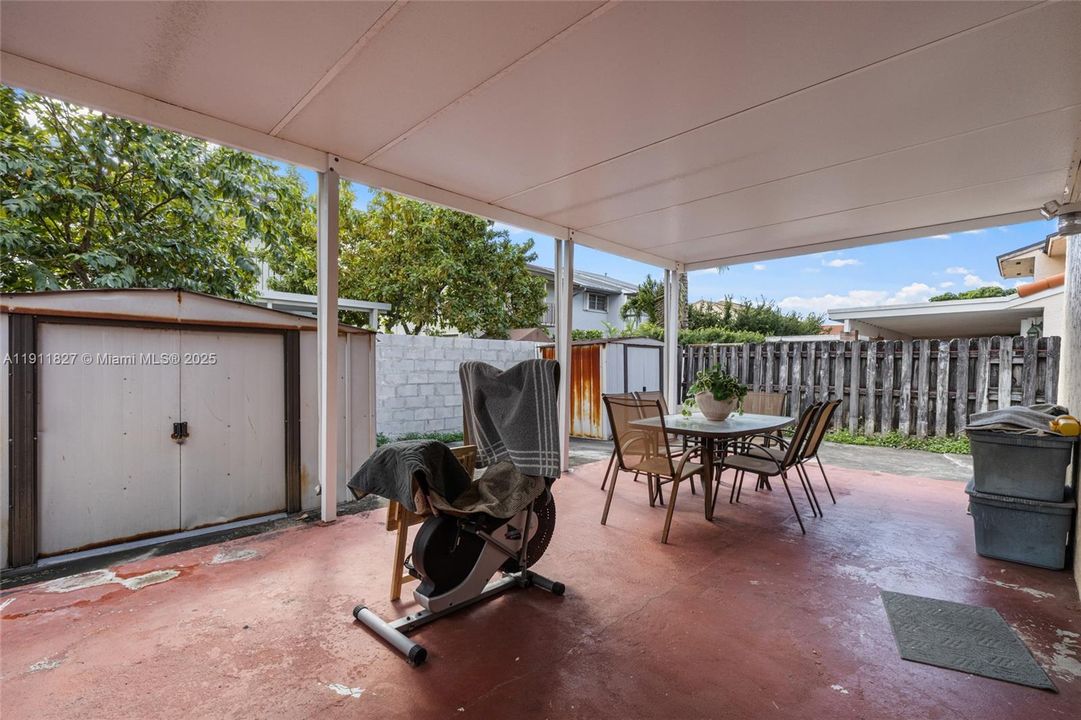 Active With Contract: $549,900 (3 beds, 2 baths, 1796 Square Feet)