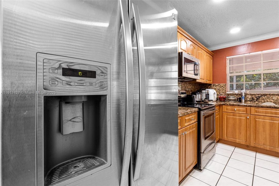 Active With Contract: $549,900 (3 beds, 2 baths, 1796 Square Feet)