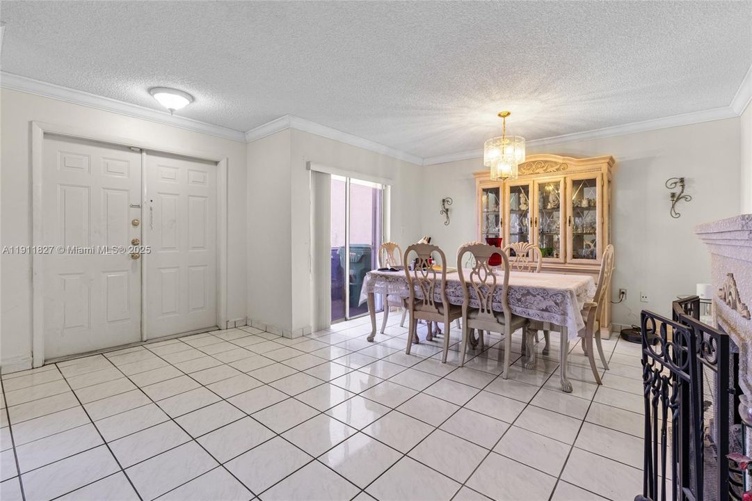 Active With Contract: $549,900 (3 beds, 2 baths, 1796 Square Feet)