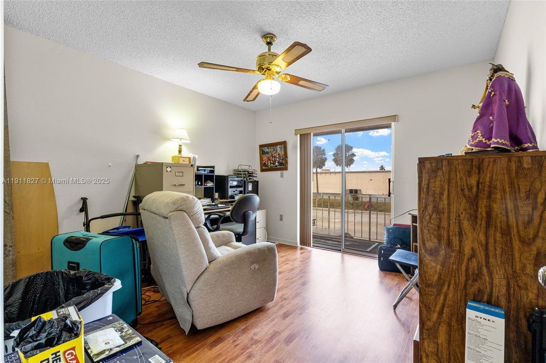 Active With Contract: $549,900 (3 beds, 2 baths, 1796 Square Feet)