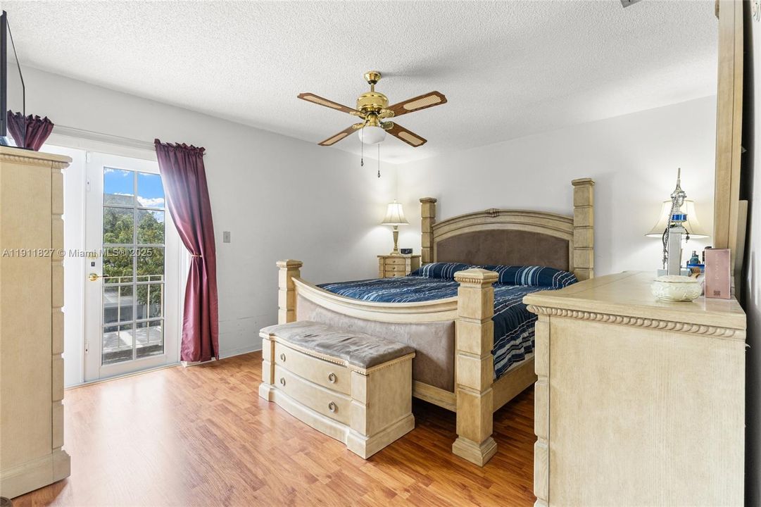 Active With Contract: $549,900 (3 beds, 2 baths, 1796 Square Feet)