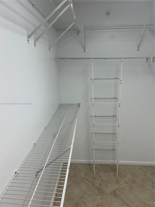 Walkin Closet!