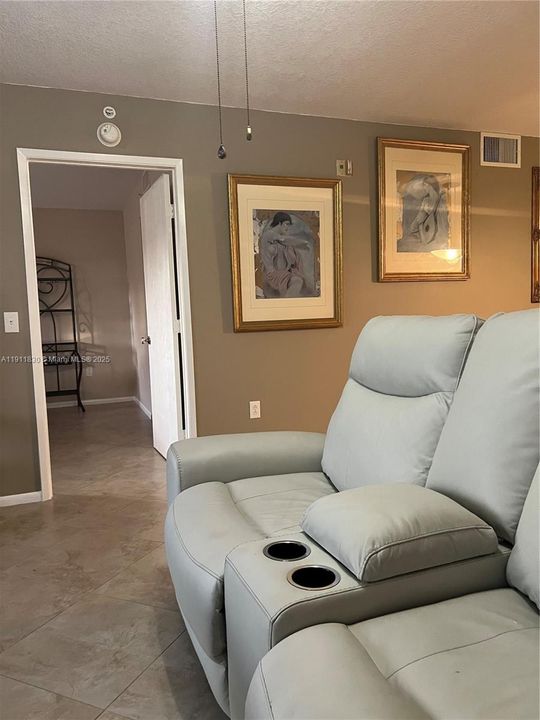 En Venta: $210,000 (1 camas, 1 baños, 1033 Pies cuadrados)