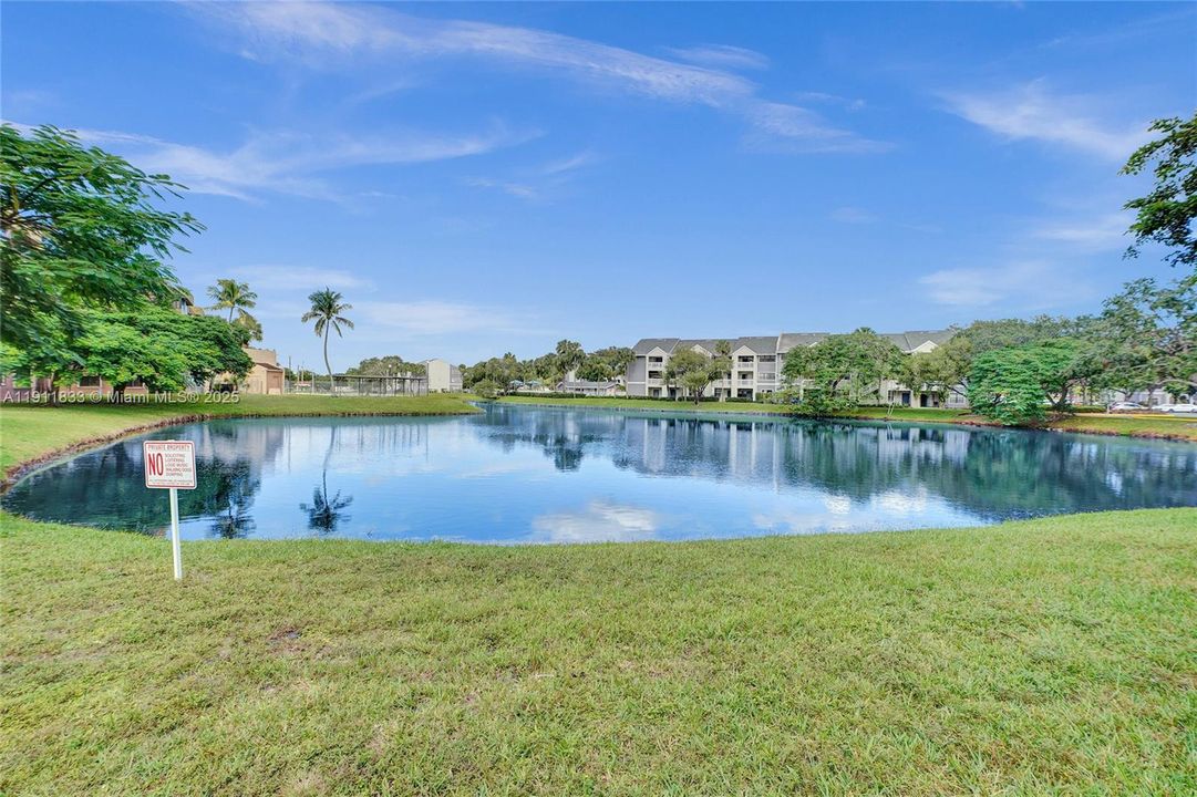 На продажу: $225,000 (3 спален, 2 ванн, 1480 Квадратных фут)