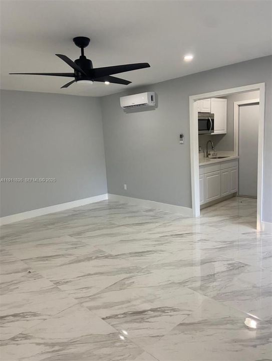 For Sale: $835,000 (5 beds, 4 baths, 2262 Square Feet)