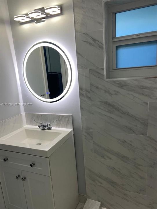 For Sale: $835,000 (5 beds, 4 baths, 2262 Square Feet)