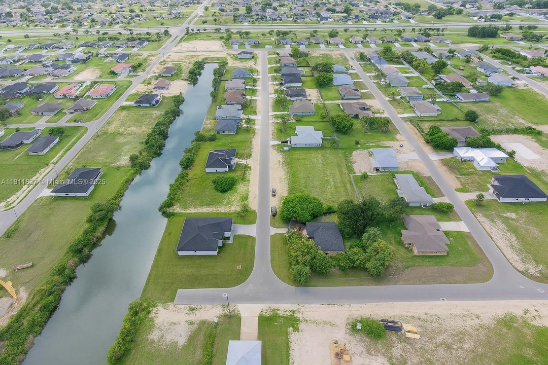 For Sale: $498,900 (4 beds, 3 baths, 1789 Square Feet)