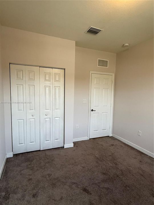 Active With Contract: $3,250 (3 beds, 2 baths, 1621 Square Feet)