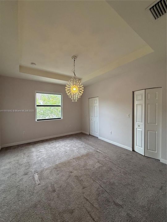 Active With Contract: $3,250 (3 beds, 2 baths, 1621 Square Feet)