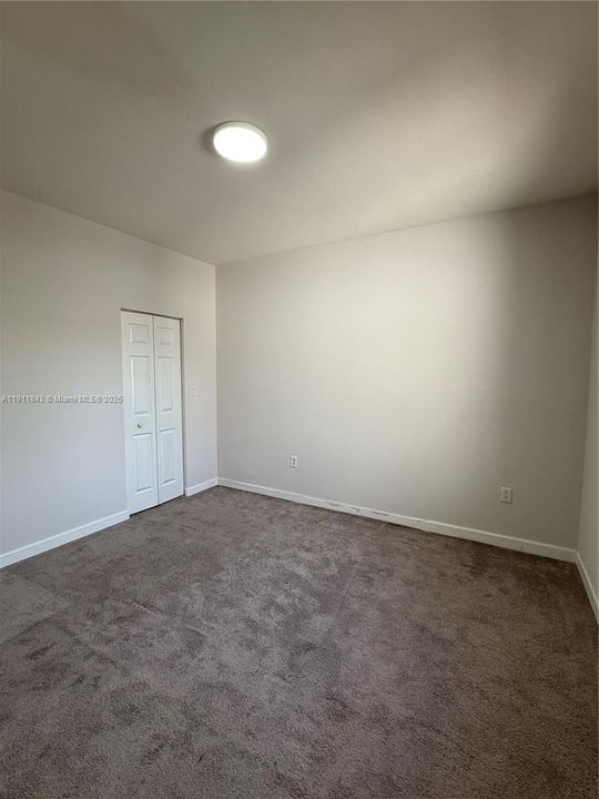 Active With Contract: $3,250 (3 beds, 2 baths, 1621 Square Feet)