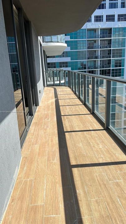 For Rent: $3,950 (2 beds, 2 baths, 864 Square Feet)